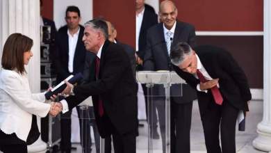 esiea-gia-eyaggelato-pos-vraveyetai-enas-dimosiografos-otan-echei-diagrafei-exi-fores-apo-to-somateio-toy-0