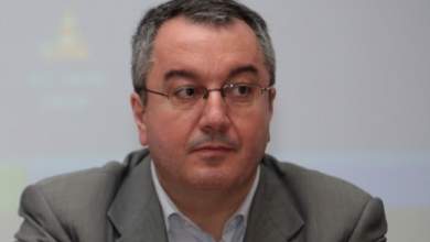 mosialos-chreiazomaste-pleon-kalytera-emvolia-na-ayxithoyn-oi-emvoliasthentes-ano-ton-60-eton-me-4i-dosi-0