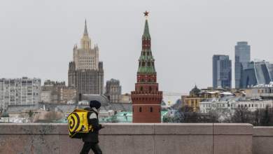 economist-eno-i-eyropi-vythizetai-stin-yfesi-i-rosia-vgainei-apo-aytin-0