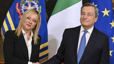 italia-o-ntragki-paredose-to-chryso-kampanaki-stin-meloni-0