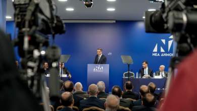 skandalo-parakoloythiseon-nea-ekthesi-ton-reporter-choris-synora-ypopti-i-kyvernisi-na-antidrasei-i-ee-0