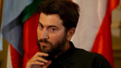 kivotos-toy-kosmoy-kaki-kataskeyi-senarion-oi-kataggelies-lene-atoma-apo-to-perivallon-toy-pater-antonioy-0