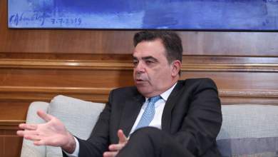 kyrtsos-giati-prepei-na-paraitithei-o-margaritis-schoinas-0