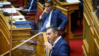 epikairi-erotisi-tsipra-se-mitsotaki-gia-tis-elleipseis-sta-farmaka-tha-analaveis-tin-politiki-eythyni-i-tha-synechizeis-na-eynoeis-tin-aischrokerdeia-0