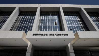 apokalypseis-o-gios-toy-ntogiakoy-stelnei-kataschetiria-eno-o-areios-pagos-dikaionei-ta-funds-0
