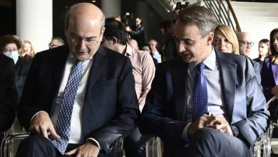 pos-i-nd-diapseydei-ton-eayto-tis-gia-to-xepagoma-ton-trietion-0