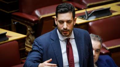 galazios-nayarchos-kata-kyranaki-gia-ta-peri-mi-ypochreosis-tis-elladas-na-ascholithei-me-to-nayagio-exafaniste-ton-einai-epikindynos-vinteo-0